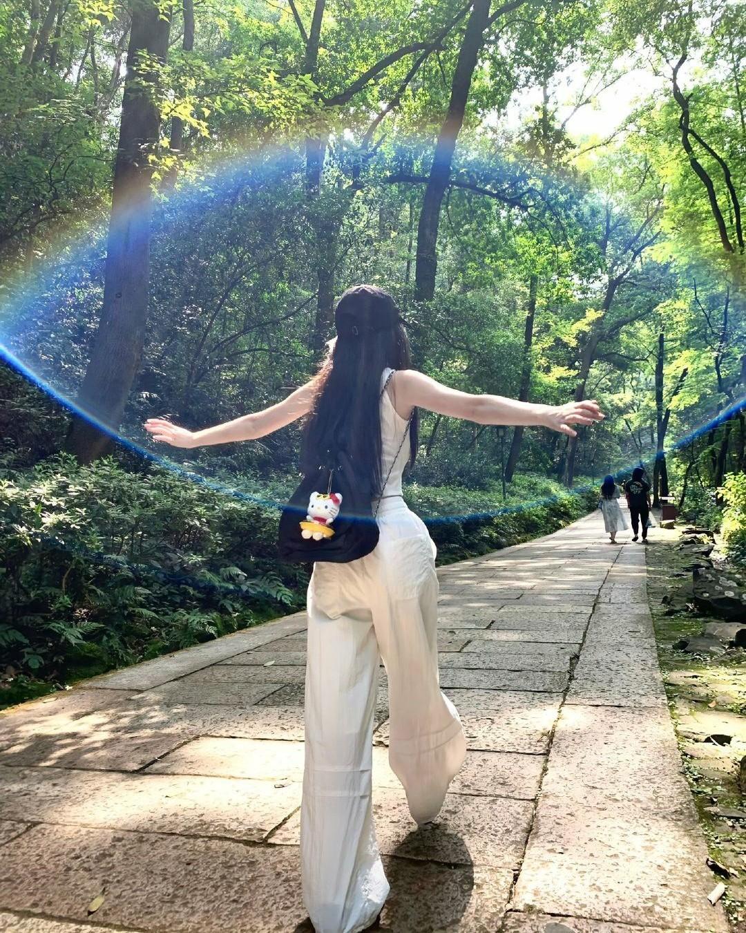 Cái Bẫy Đằng Sau Tình Yêu