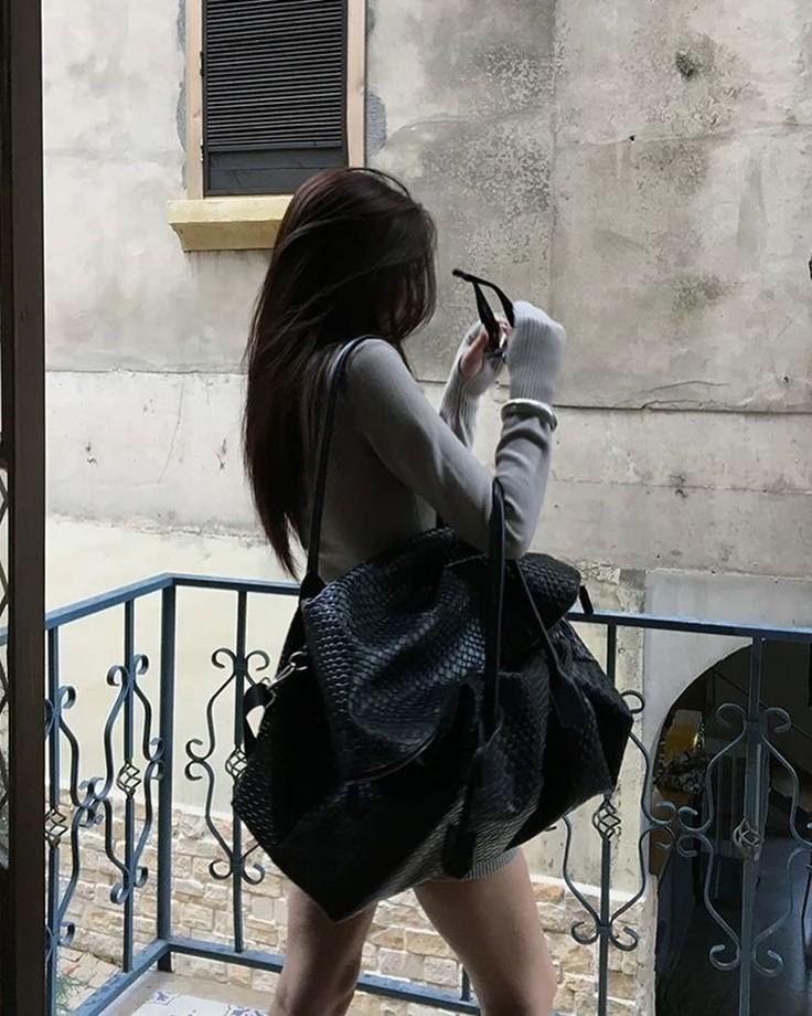 Bị Sa Thải Vì Quá Dễ Thay Thế