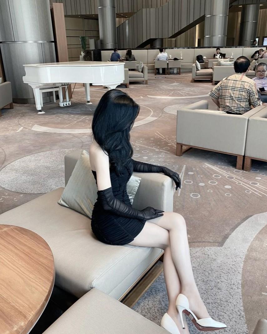 Sau Khi Phụ Mẫu Phế Đi Ngón Tay Ta, Cả Nhà Bị Lưu Đày