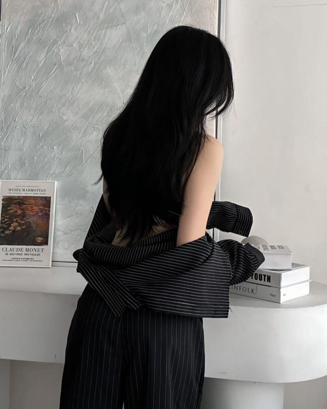 Đứa Trẻ Trước Cổng Biệt Thự