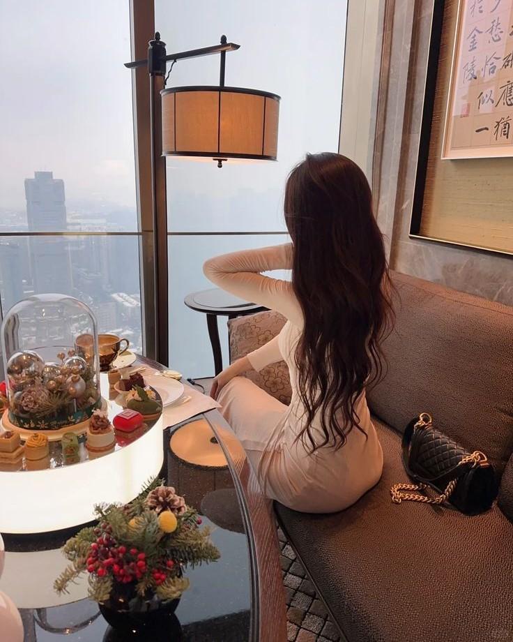 Người Vợ Bị Bỏ Lại Sau Hai Chữ Trách Nhiệm