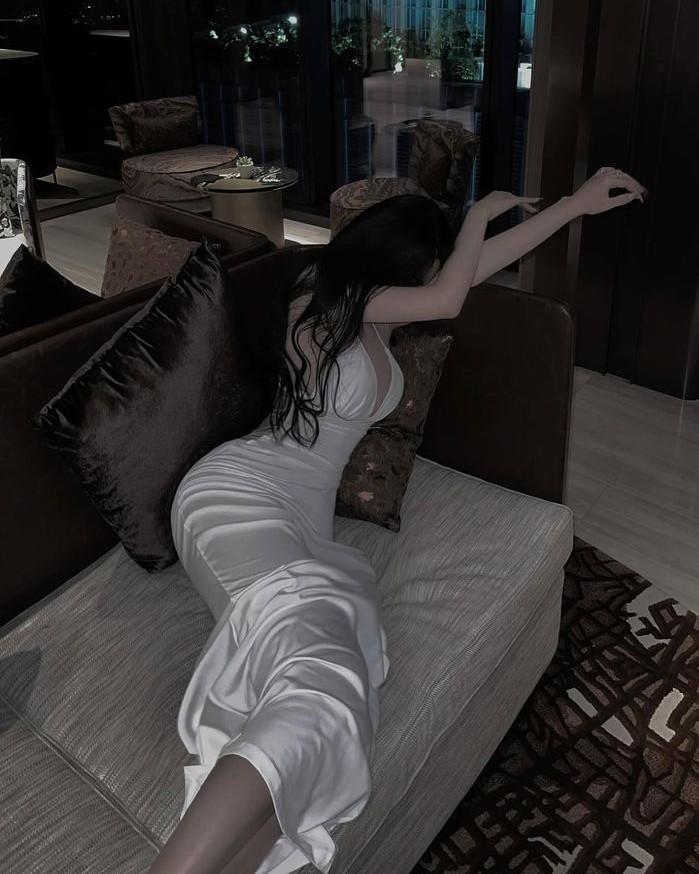 Vợ Tôi Không Phải Để Giam Trong Lồng Son