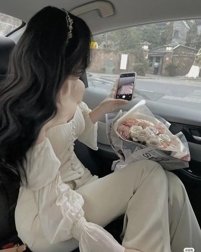 Đồng Nghiệp Kết Hôn Gây Quỹ, Tôi Mừng 500 – Cô Ta Công Khai Danh Sách Người Không Theo