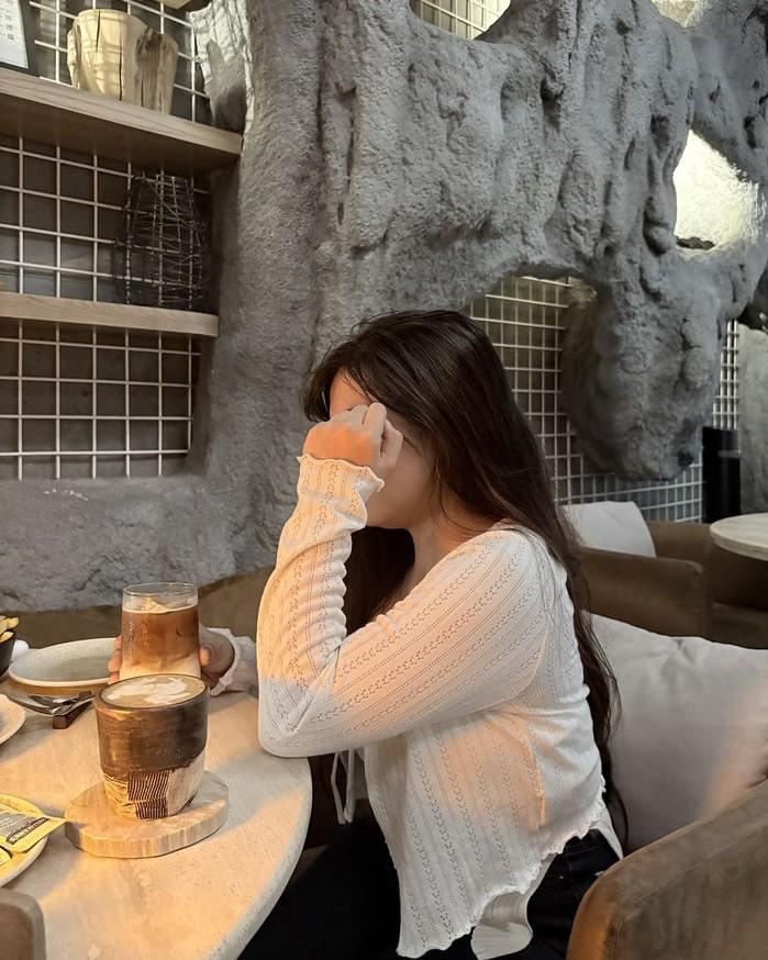 Nhường Vị Hôn Phu Cho Em Họ