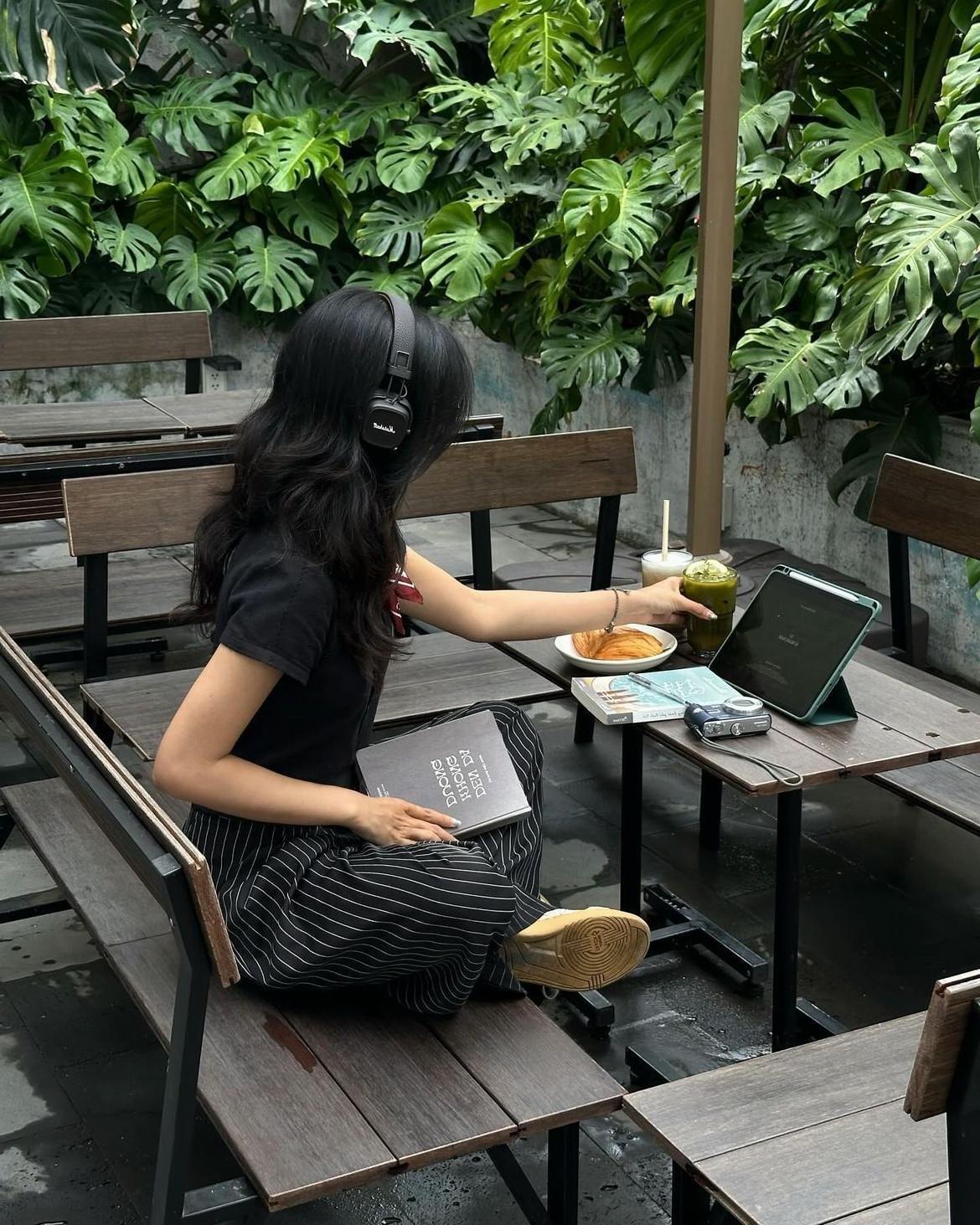 Tam Hoàng Tử Bị Giáng Chức Lưu Đày Vào Đêm Trước