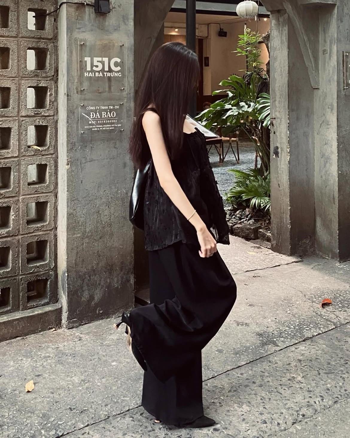 Ta Đích Thân Đưa Thiếp Vào Viện Cha Chồng