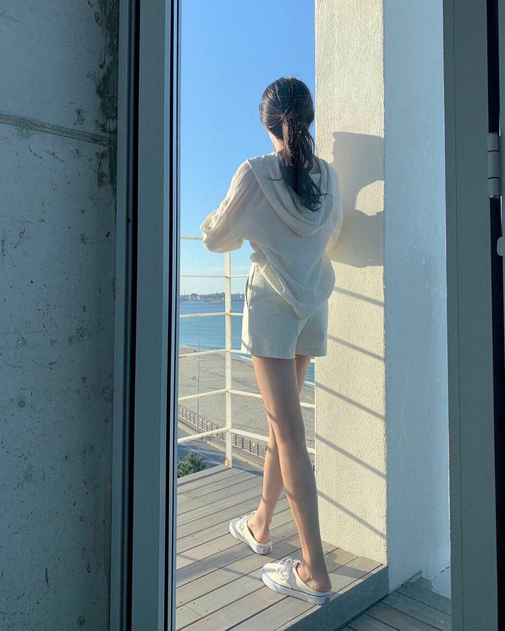 Phía Sau Lời Thề Trăm Năm