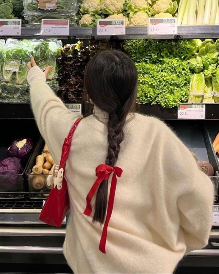 Bốn Mươi Năm Né Tránh Anh