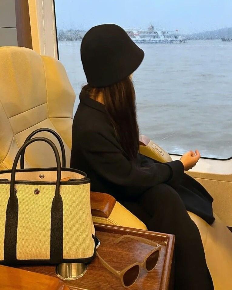 Một Cộng Một Không Bằng Hai