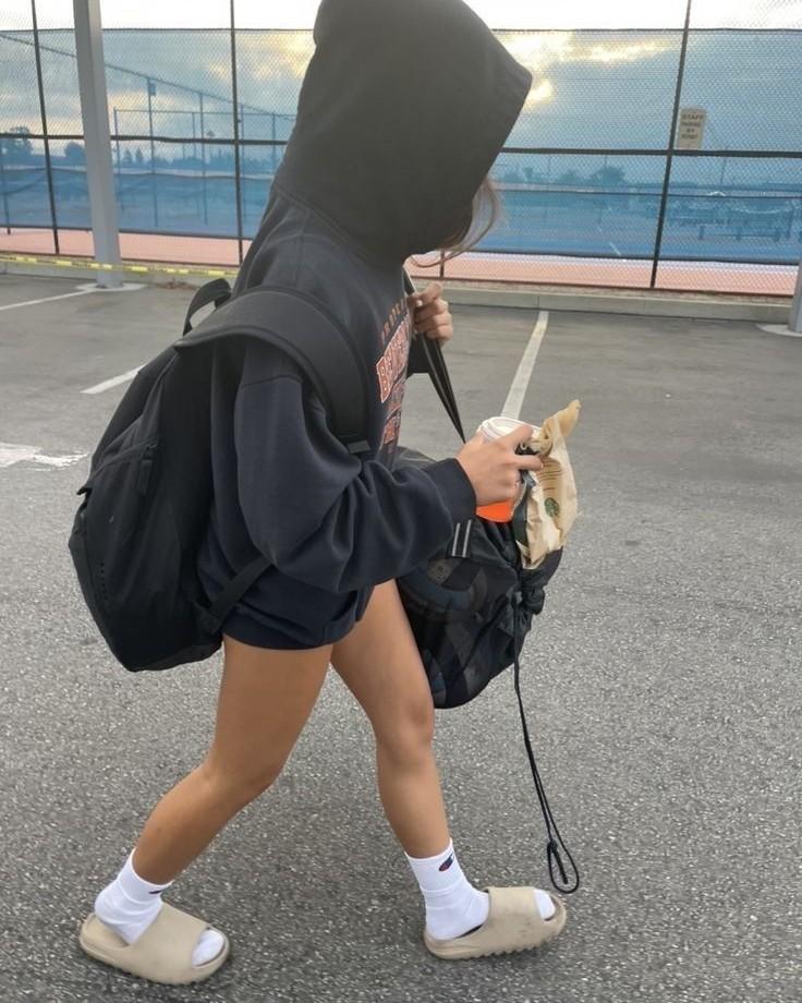 Ta Nghe Hiểu Tiếng Chim, Ngày Bị Cha Mẹ Bỏ Rơi