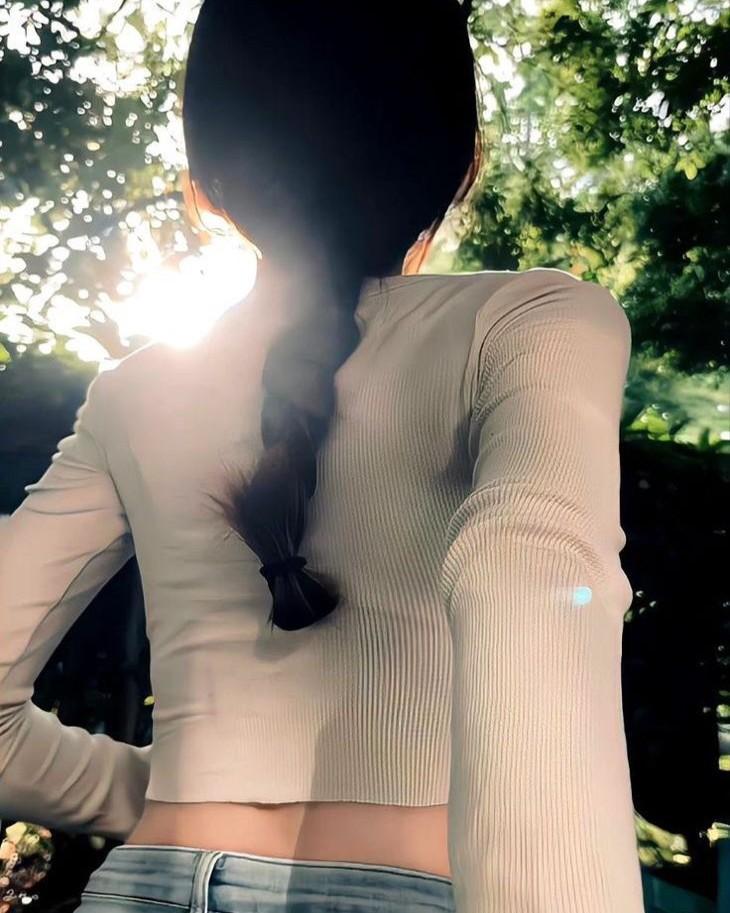 Một Tin Nhắn, Cả Họ Sụp Đổ