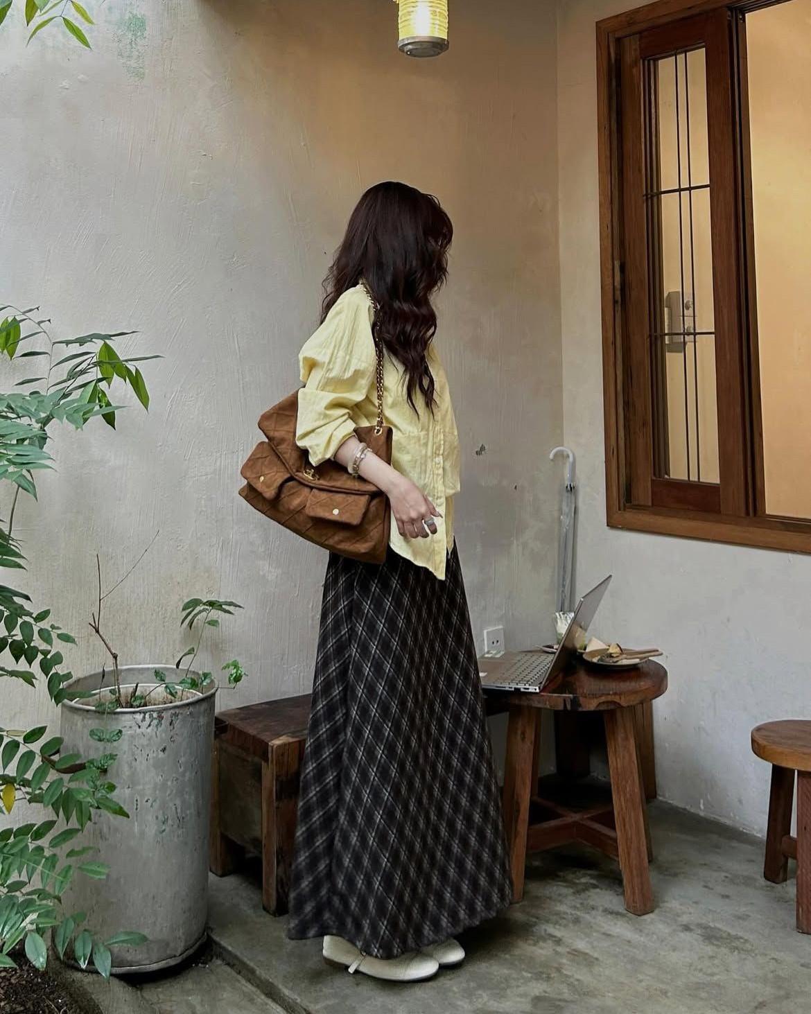 Anh Nghĩ Người Trong Phòng Đó Là Mẹ Tôi