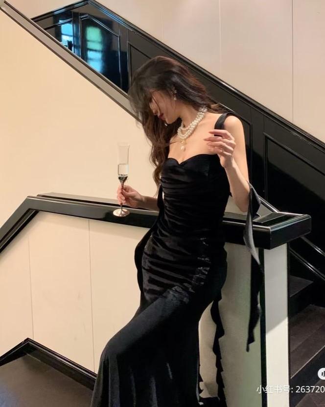 Hoàng Hậu Giả Điên Rồi