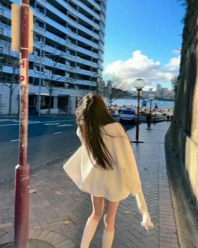 Đêm Ba Mươi, Mẹ Tôi Dọn Bàn Đồ Thừa Đãi Thông Gia