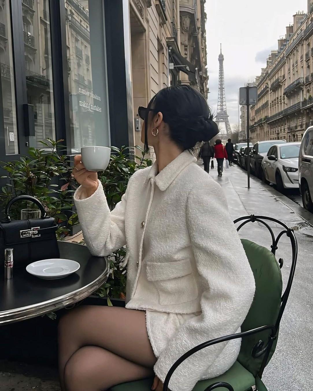 Anh Trai Đầu Đỏ Và Em Gái Pháp Sư