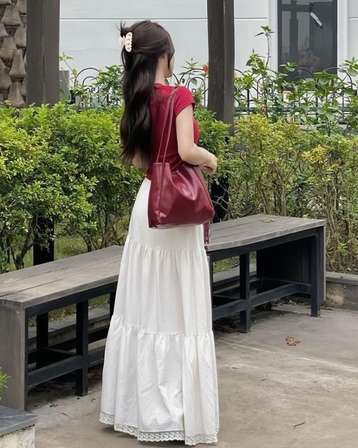 Mẫu Thân Dưới Gốc Cây Hòe