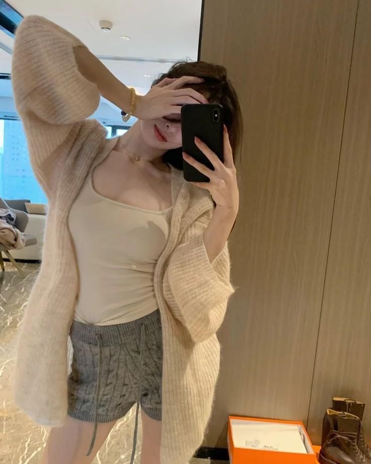 Chồng Tôi Dẫn Thư Ký Đi Kỷ Niệm Ngày Cưới