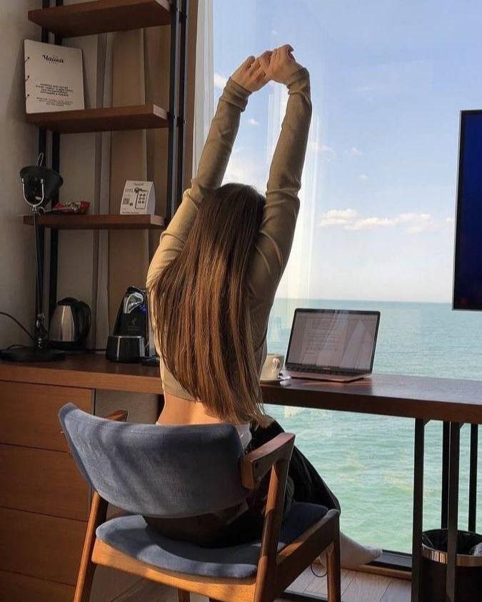 Người Ký Duyệt Là Cô Ấy