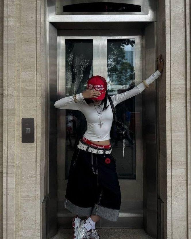 Cỏ Vạn Tuế Bên Mộ