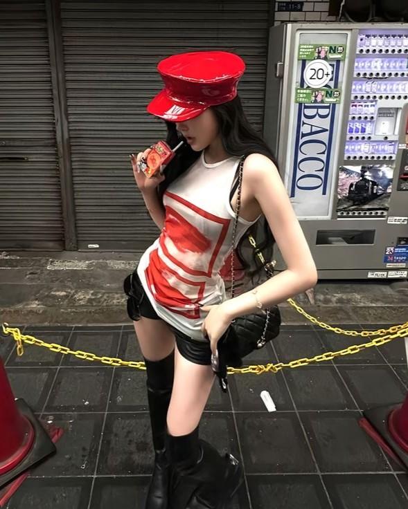 Nắm Tay Anh Tiến Về Phía Trước