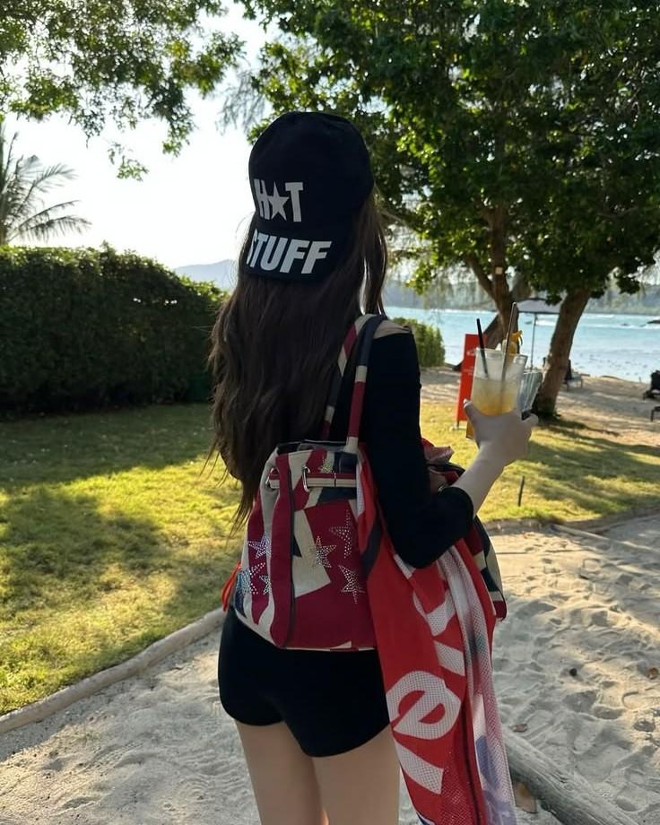 Hai Quả Cà Chua Đổi Maserati