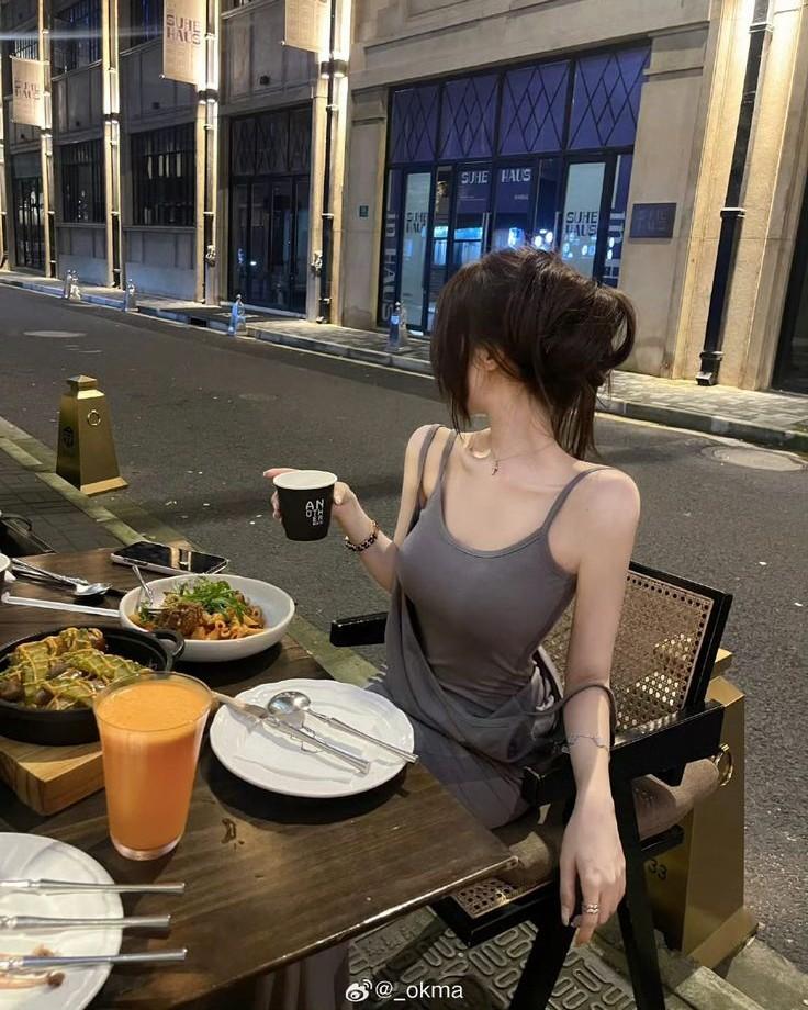 Giọng Nói Dưới Làn Nước