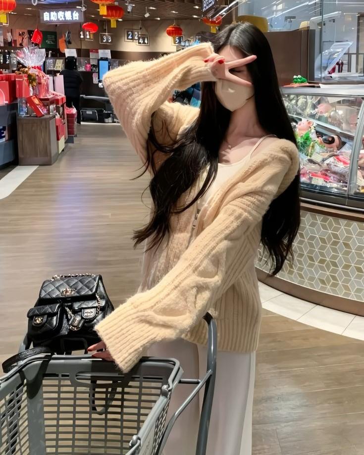 Người Yêu Giả Nghèo, Lén Nuôi Vợ Nhỏ