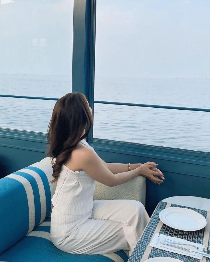 Thay Hoàng Đế Giữ Giang Sơn