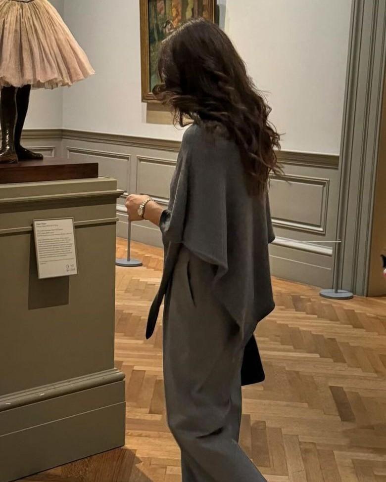 Con Tôm Trong Bát Chị Dâu