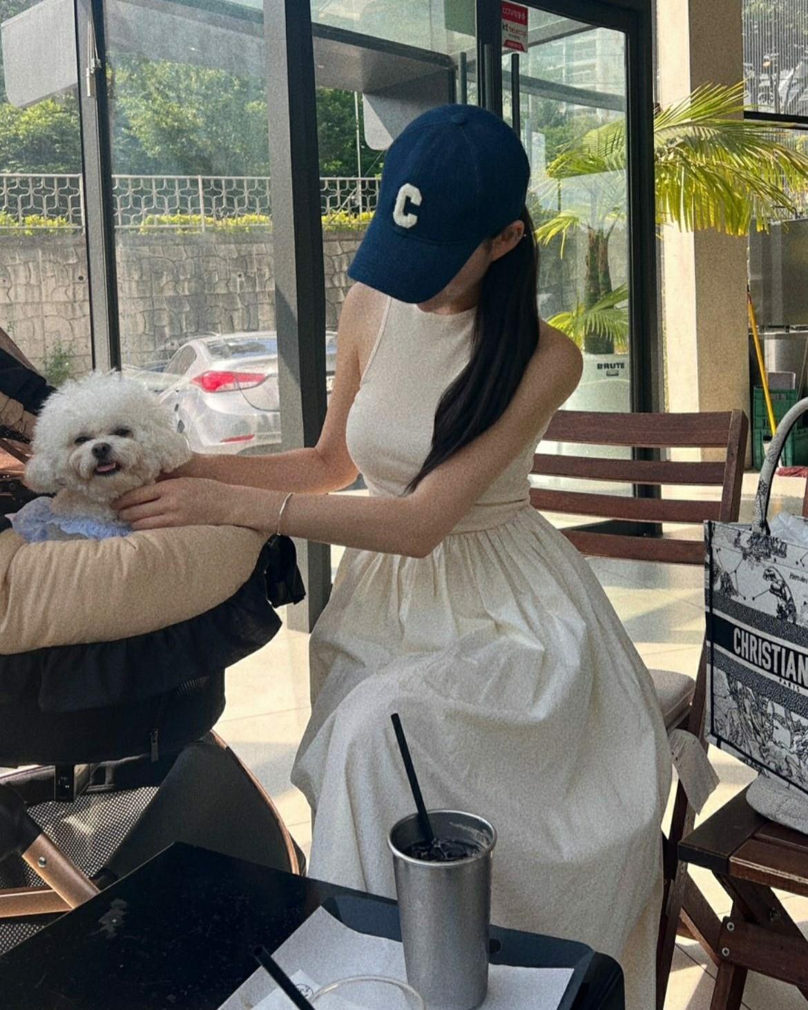 Yêu Phi Nuôi Tiểu Phản Diện