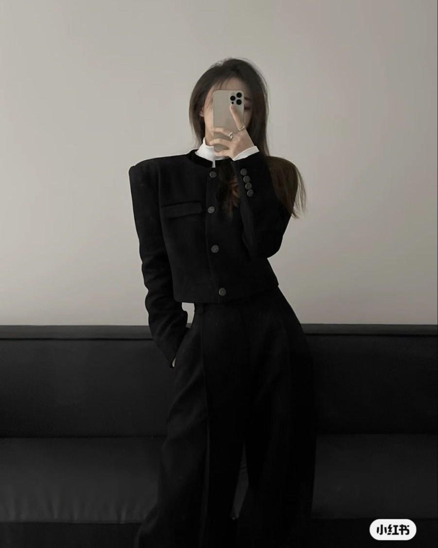 Bí Mật Trong Bát Canh Đen