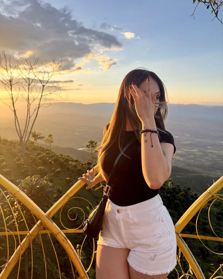 Chiến Tranh Lạnh Một Tuần, Tôi Đổi Luôn Chú Rể