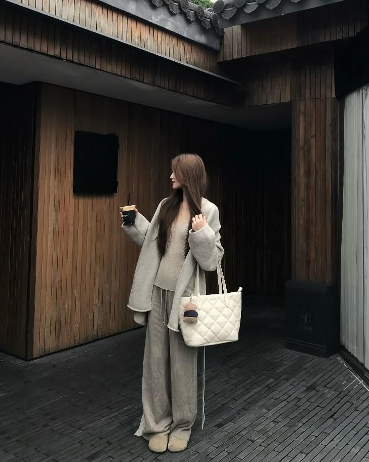 10 Năm Tôi Đóng Phí Cho Cả Tòa Nhà