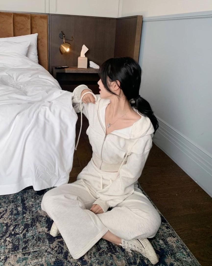 Cả Thiên Hạ Biết Tôi Không Đứng Đắn