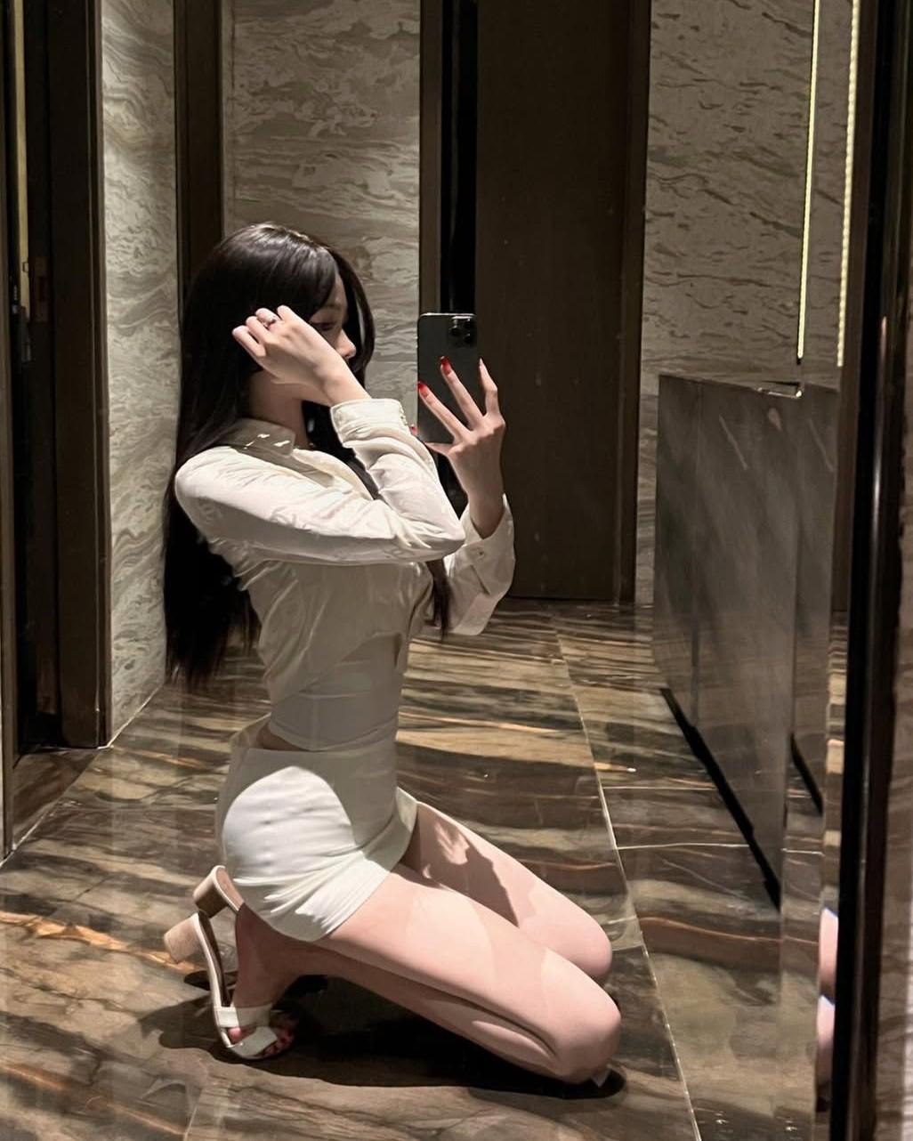 Từ Ăn Mày Thành Mẫu Nghi Thiên Hạ