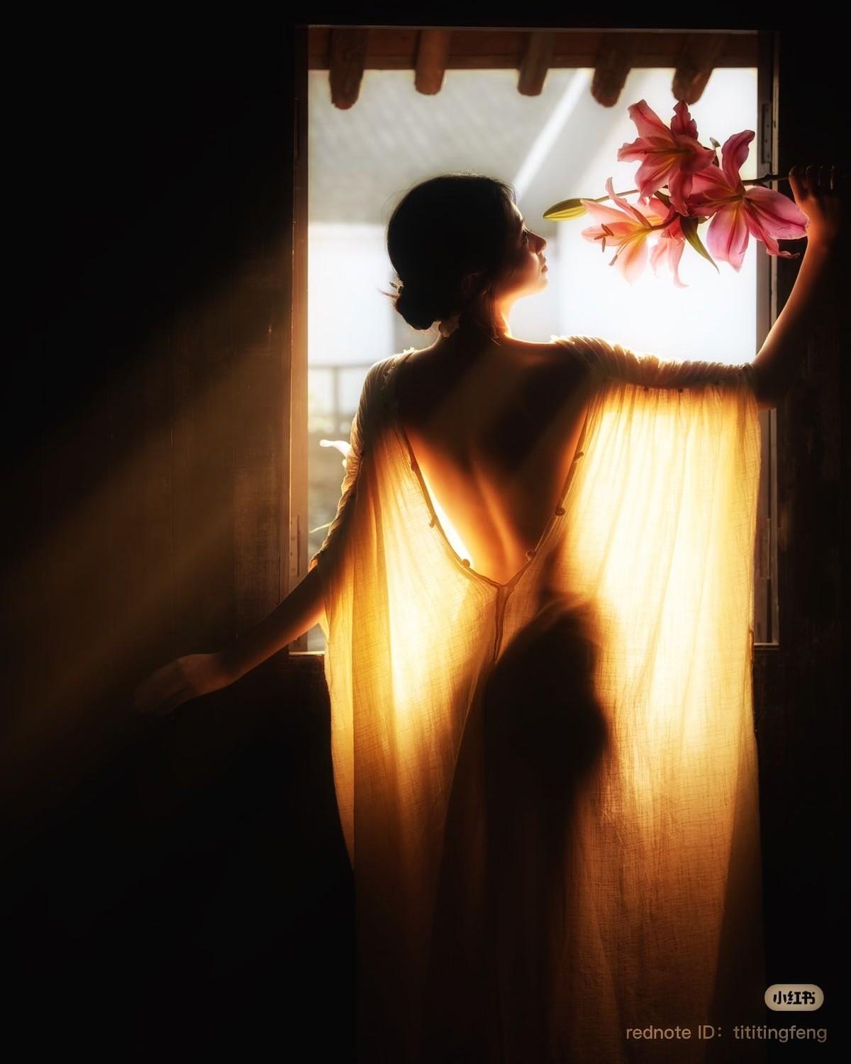 Tôi Chờ Thẻ Xanh 5 Năm, Còn Anh Cho Người Khác Danh Phận