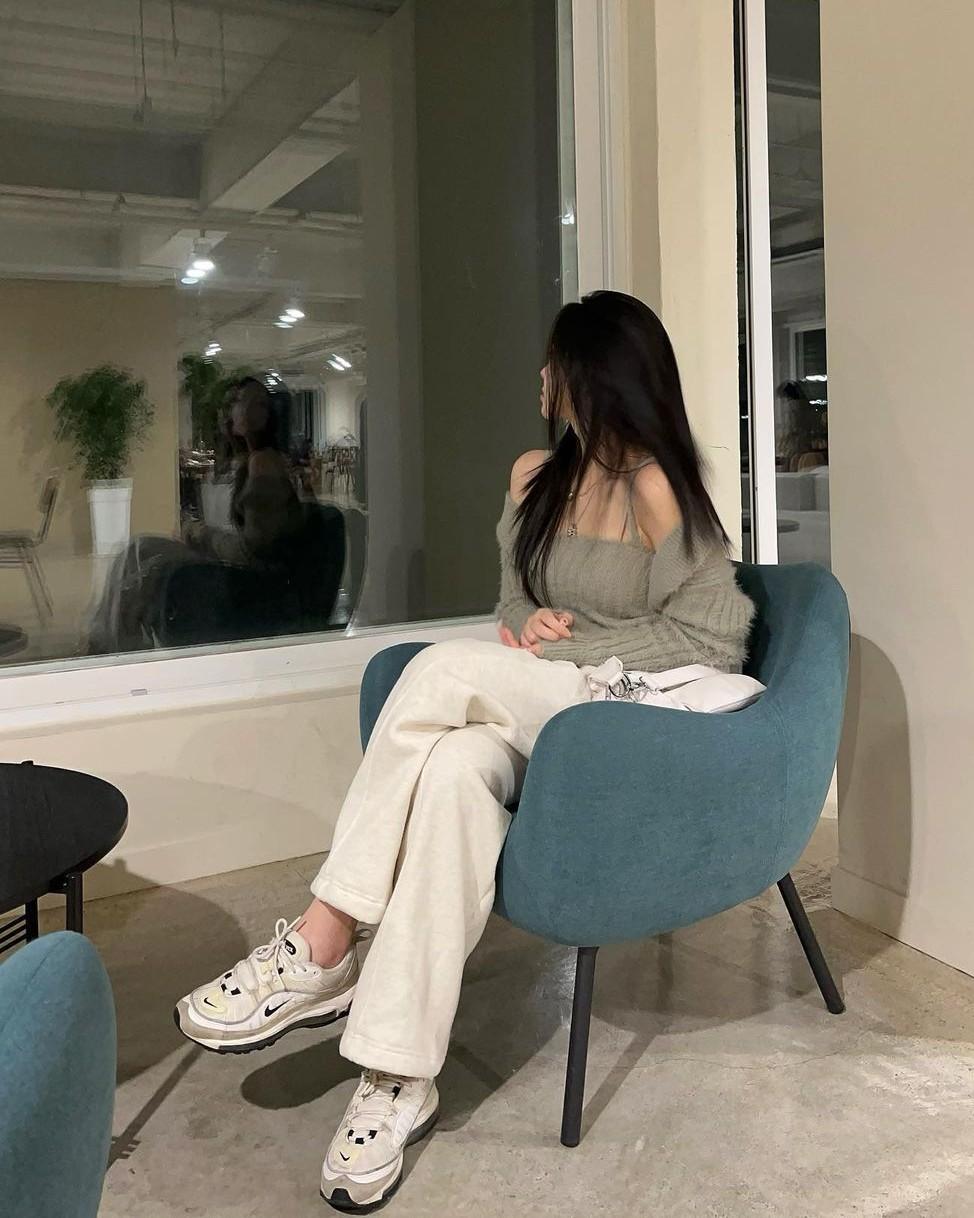 Tăng Ca Đêm Giao Thừa, Tôi Bị Cắt Lương Vì Ăn Ba Cái Sủi Cảo