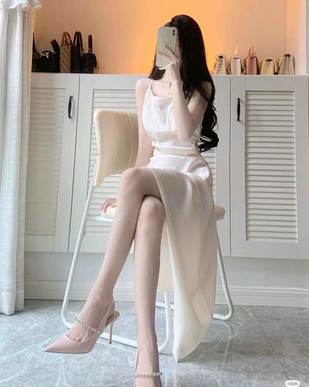 Ngôi Nhà Chung, Người Phụ Nữ Khác