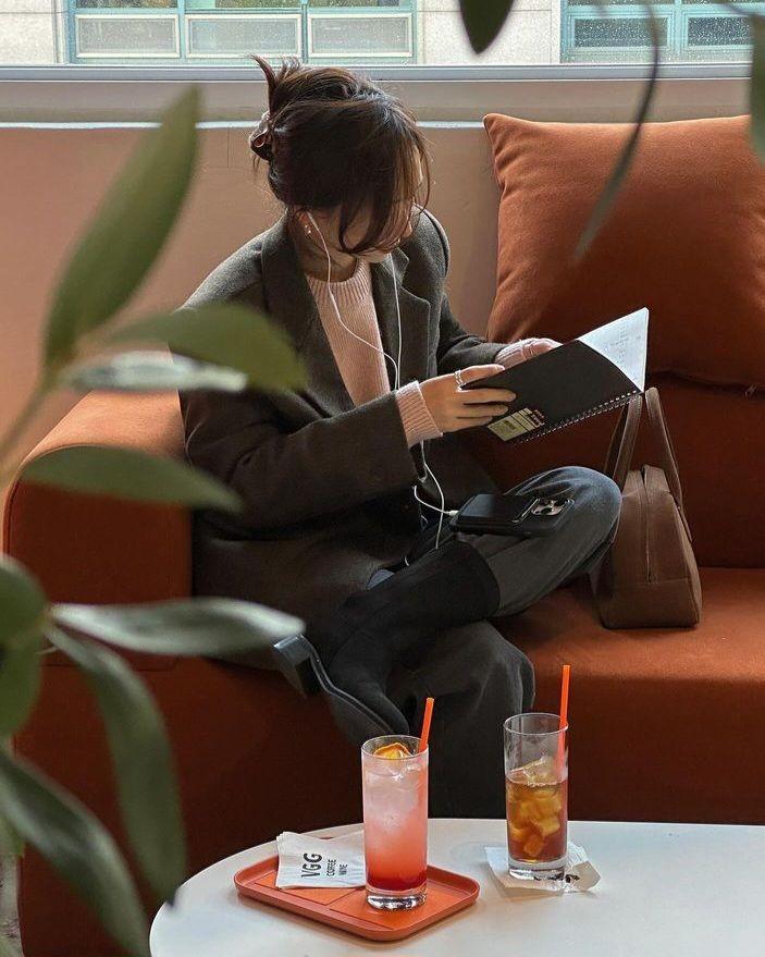 Chồng Cũ Trở Về Cùng Vị Hôn Thê