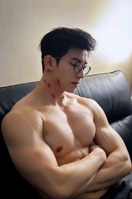 Nữ Phụ Độc Ác Nhưng Lại Cưng Chiều Nam Chính