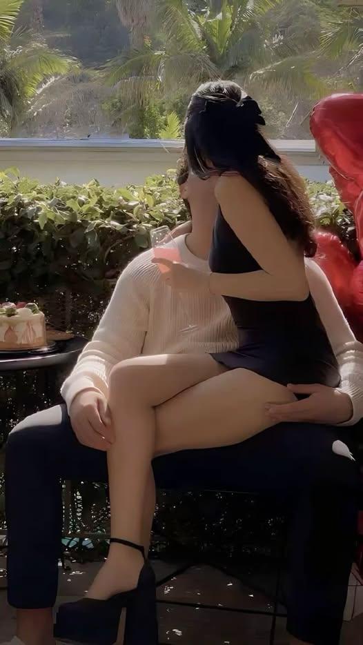 Tổng Giám Đốc Là Bạn Tr Ai Cũ